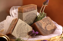 Cargar imagen en el visor de la galería, Jabones artesanales