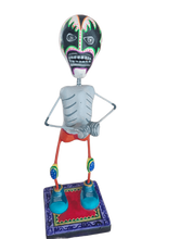 Cargar imagen en el visor de la galería, Luchador de barro policromado