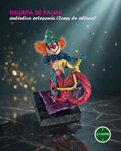 Cargar imagen en el visor de la galería, Artesanía de palma
